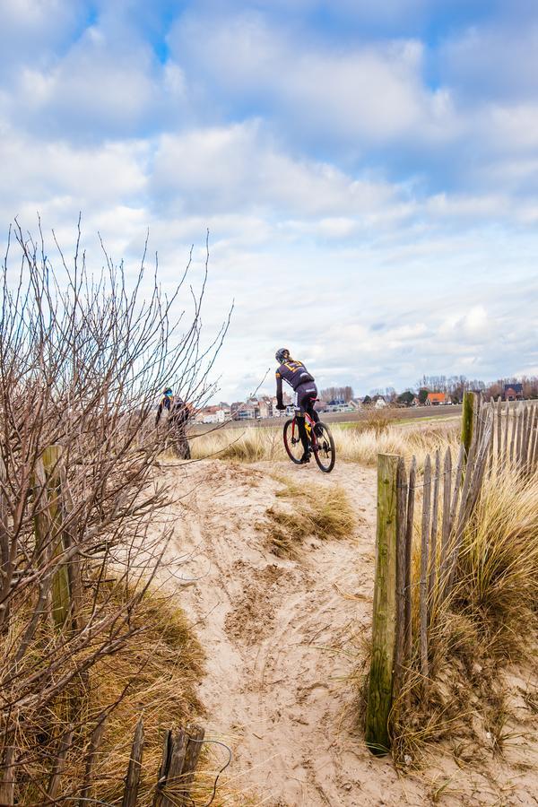 Sable D'O -Vlak Aan De Zee- Bed & Breakfast Mariakerke  Dış mekan fotoğraf